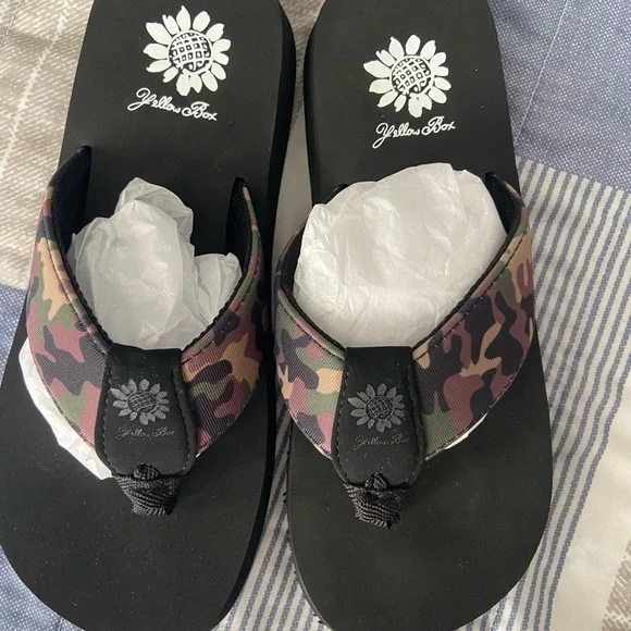 Yellow Box Camouflage Sandals - Picture 3 of 8